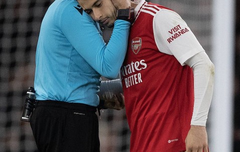 九游娱乐APP-阿森纳训练开放日，今晨再遭质疑引欢呼，欧联在即，医务组通报恢复的简单介绍