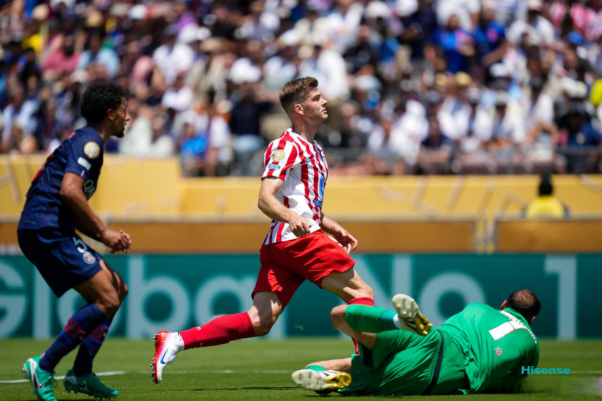 荷甲倒计时;皇家马德里今晚防线松动;细节引发关注;媒体盛赞;年轻球员得到机会的简单介绍 荷甲倒计时;皇家马德里今晚防线松动;细节引发关注;媒体盛赞;年轻球员得到机会的简单介绍