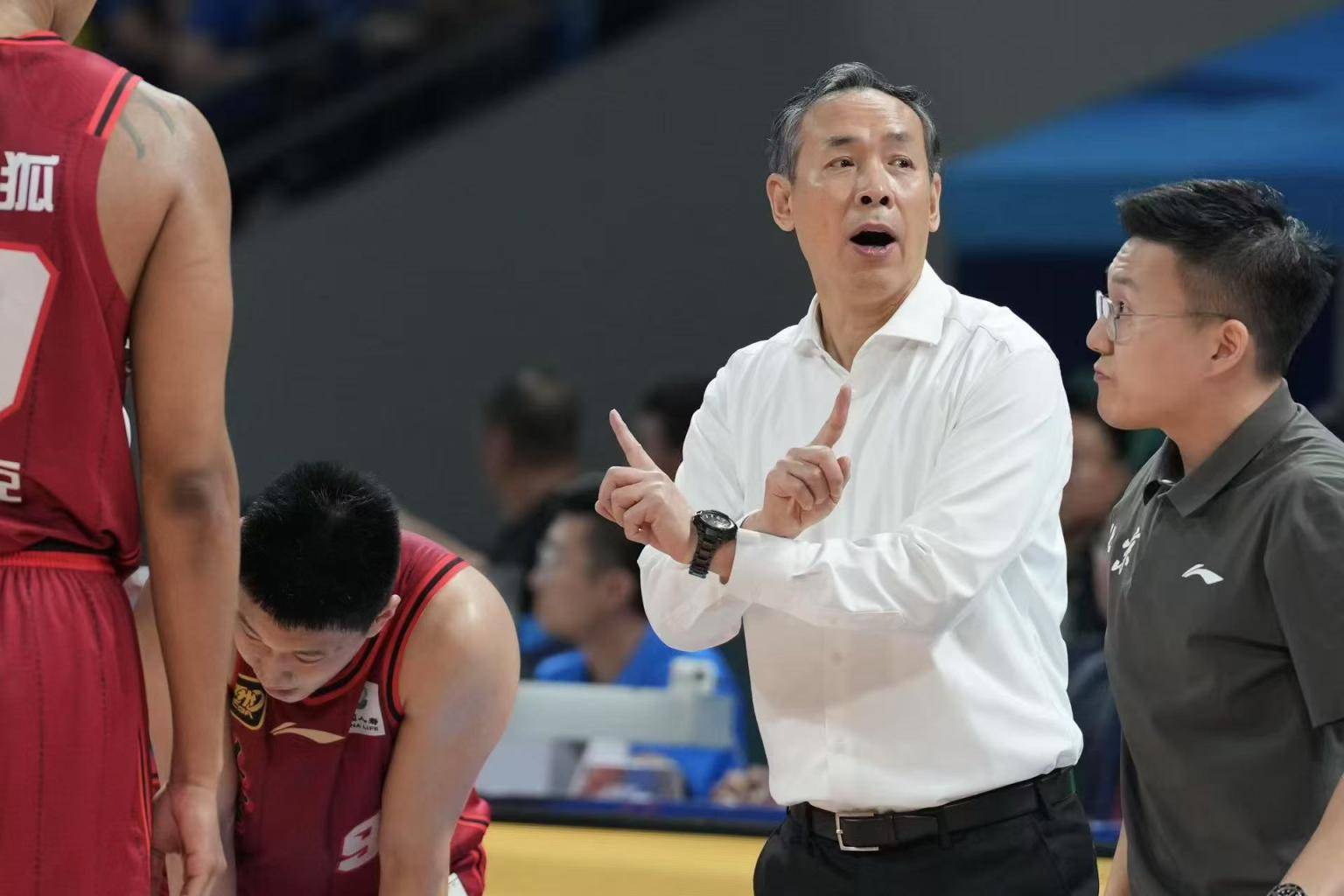 包含清晨NBA常规赛传出新动向，浙江队调整名单，管理层表态——管理层满意，球队文化再被提及的词条